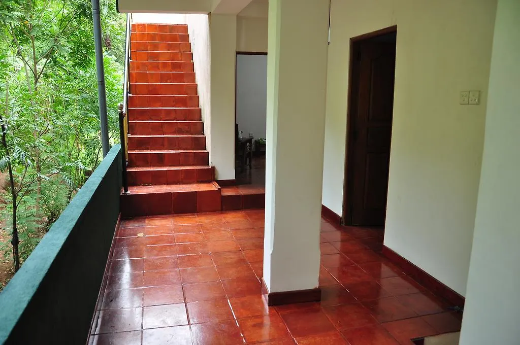 *** Hotel Linwood Bungalow Kandy Sri Lanka